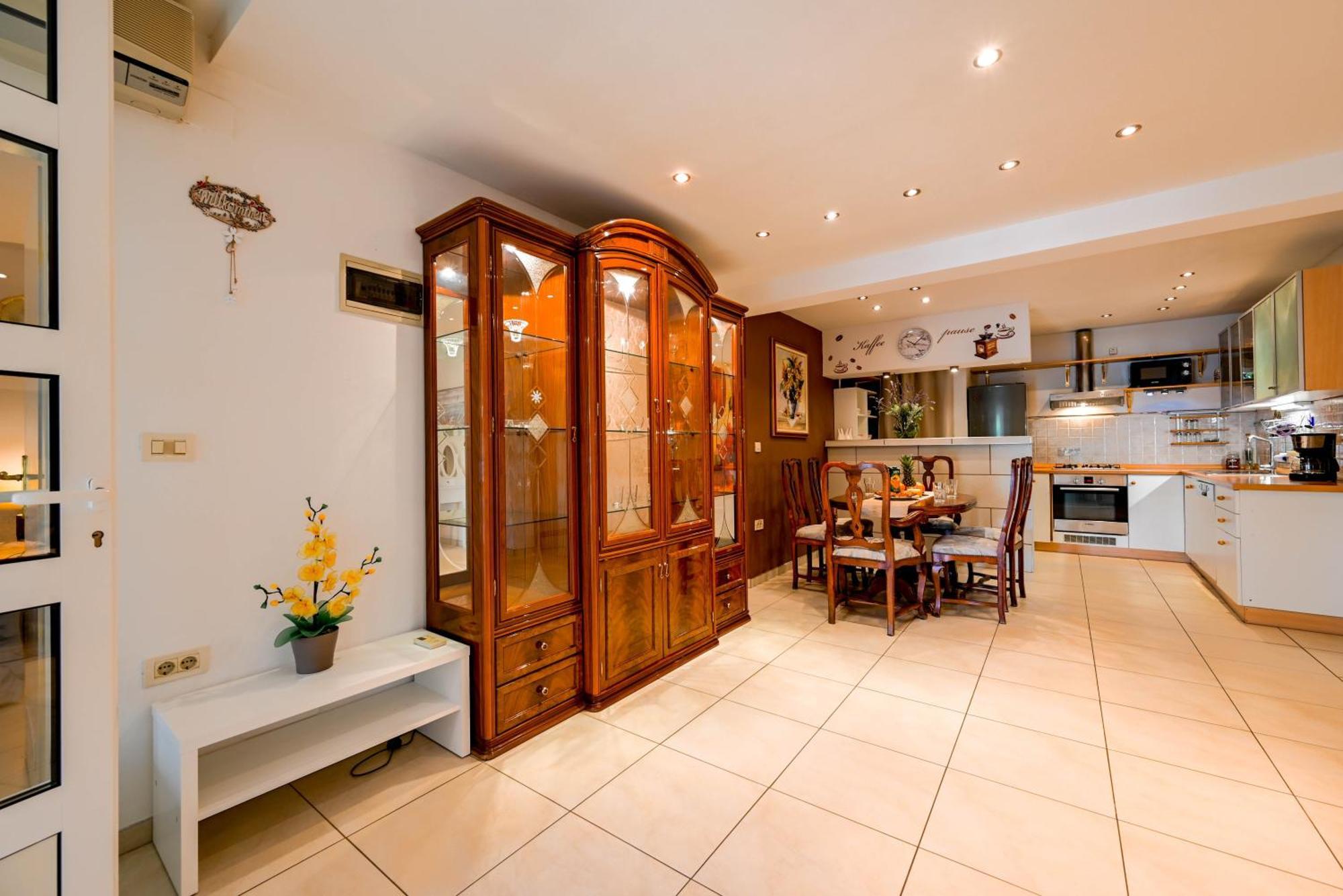 Lido Apartman *